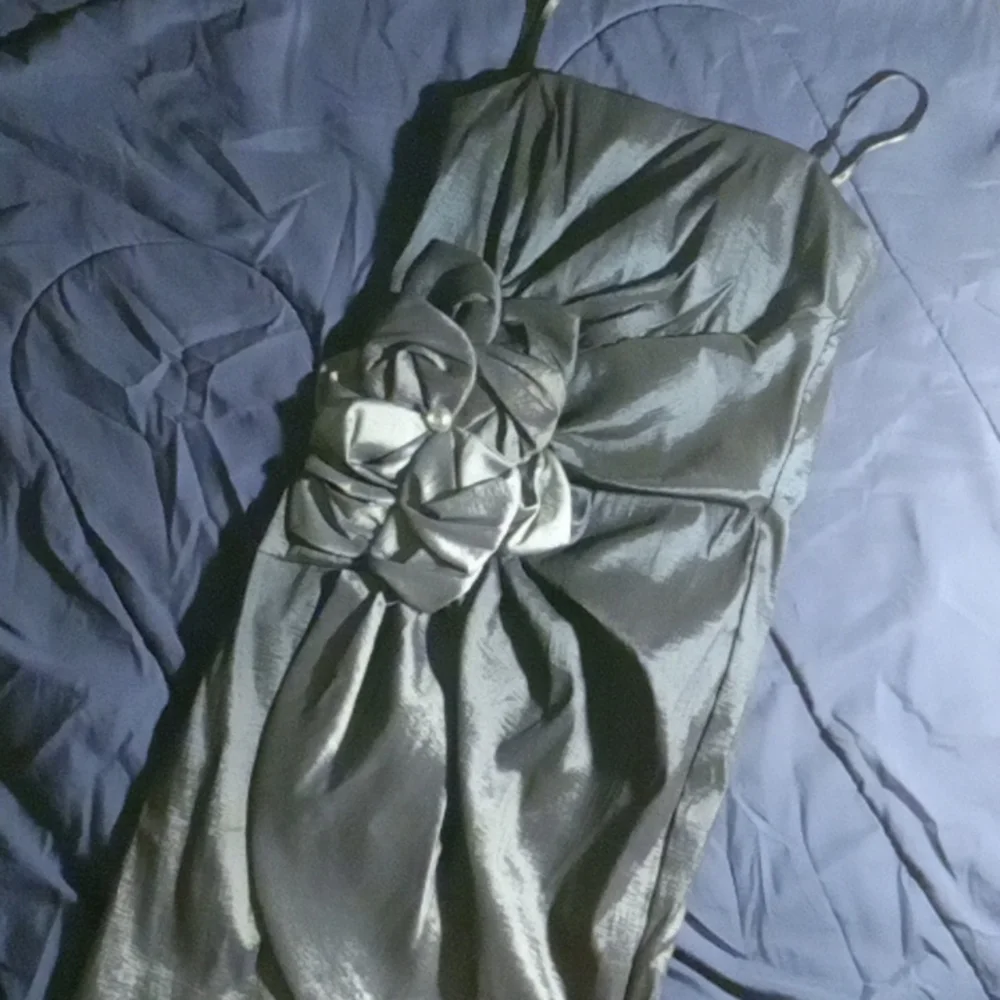 Cache Dress - Picture 2 of 5